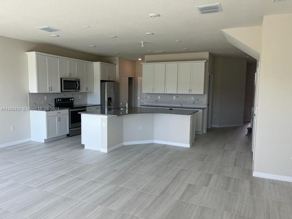 Recientemente alquilado: $3,850 (3 camas, 2 baños, 0 Pies cuadrados)