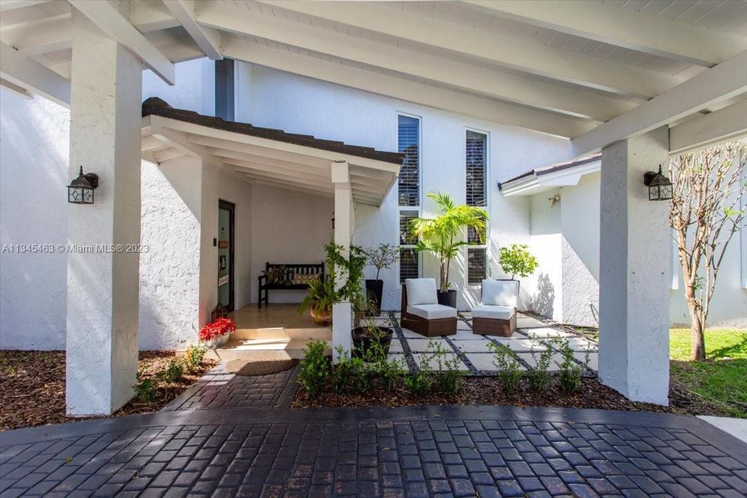 Recently Sold: $2,450,000 (5 beds, 3 baths, 3625 Square Feet)