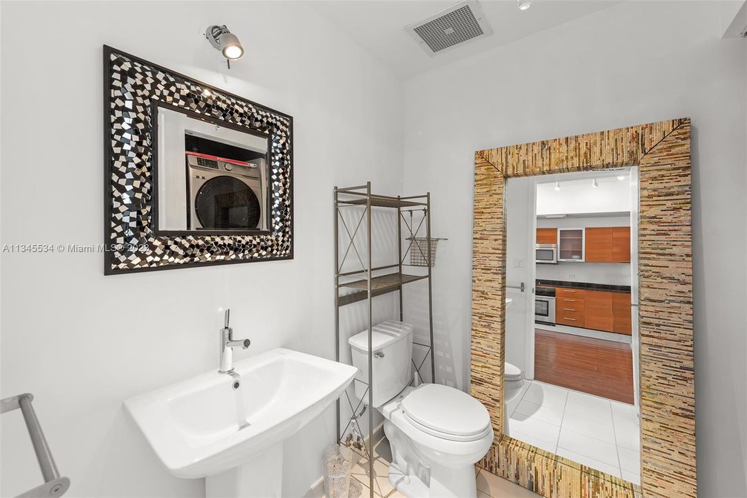 Recently Sold: $450,000 (1 beds, 1 baths, 735 Square Feet)