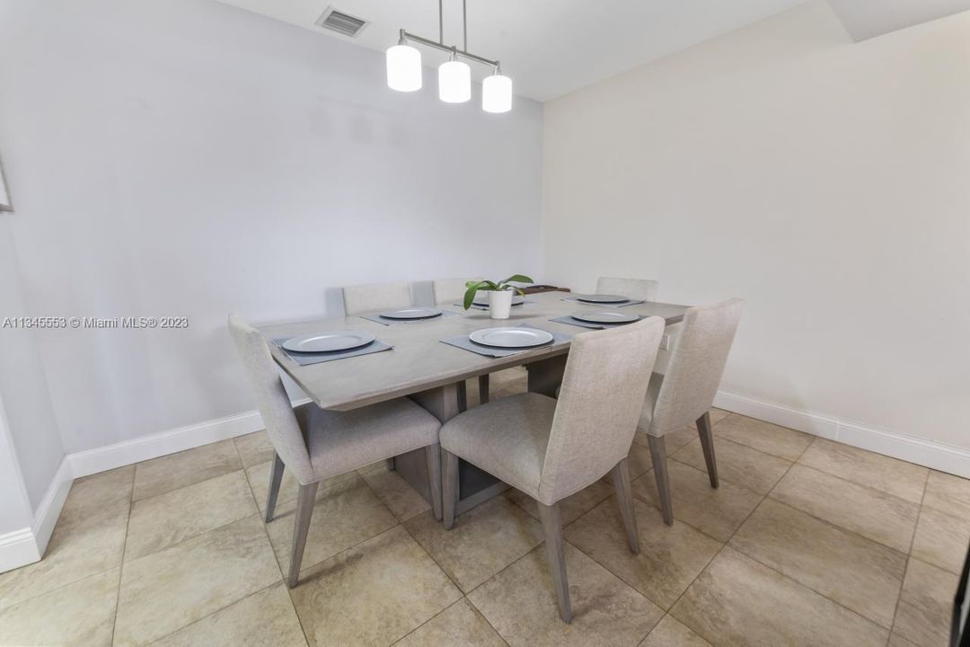 Recently Sold: $250,000 (1 beds, 1 baths, 1179 Square Feet)