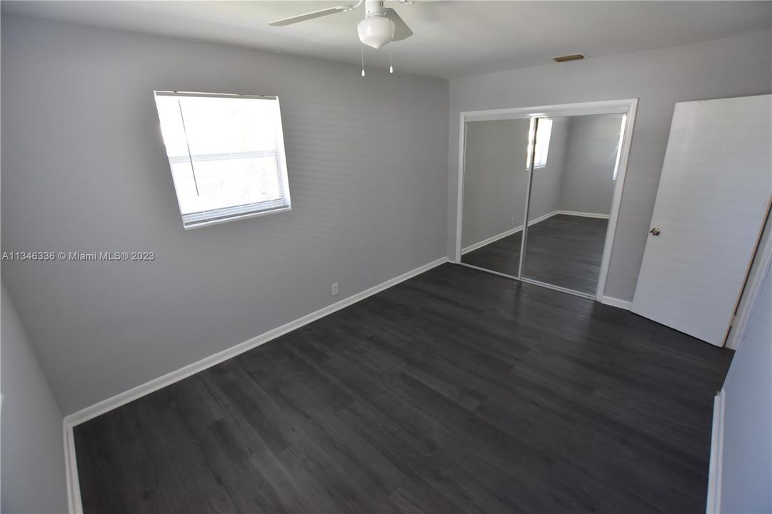 最近售出: $725,000 (0 贝兹, 0 浴室, 2013 平方英尺)