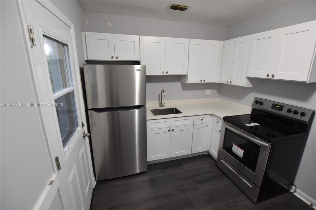 最近售出: $725,000 (0 贝兹, 0 浴室, 2013 平方英尺)