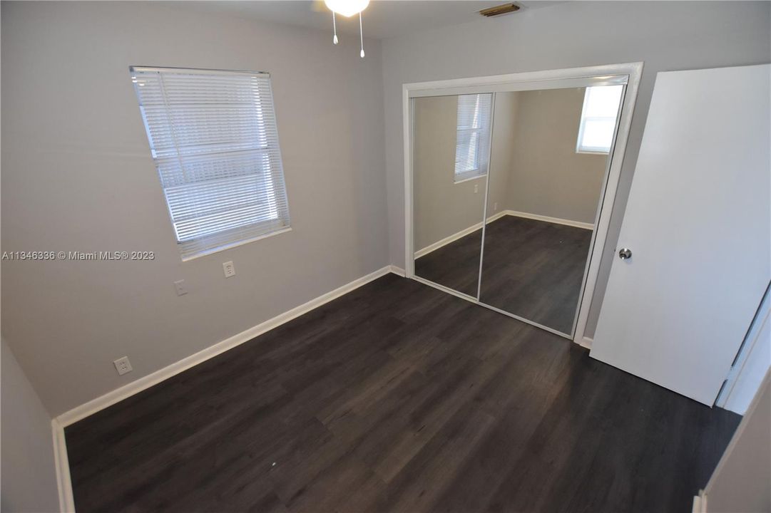 最近售出: $725,000 (0 贝兹, 0 浴室, 2013 平方英尺)