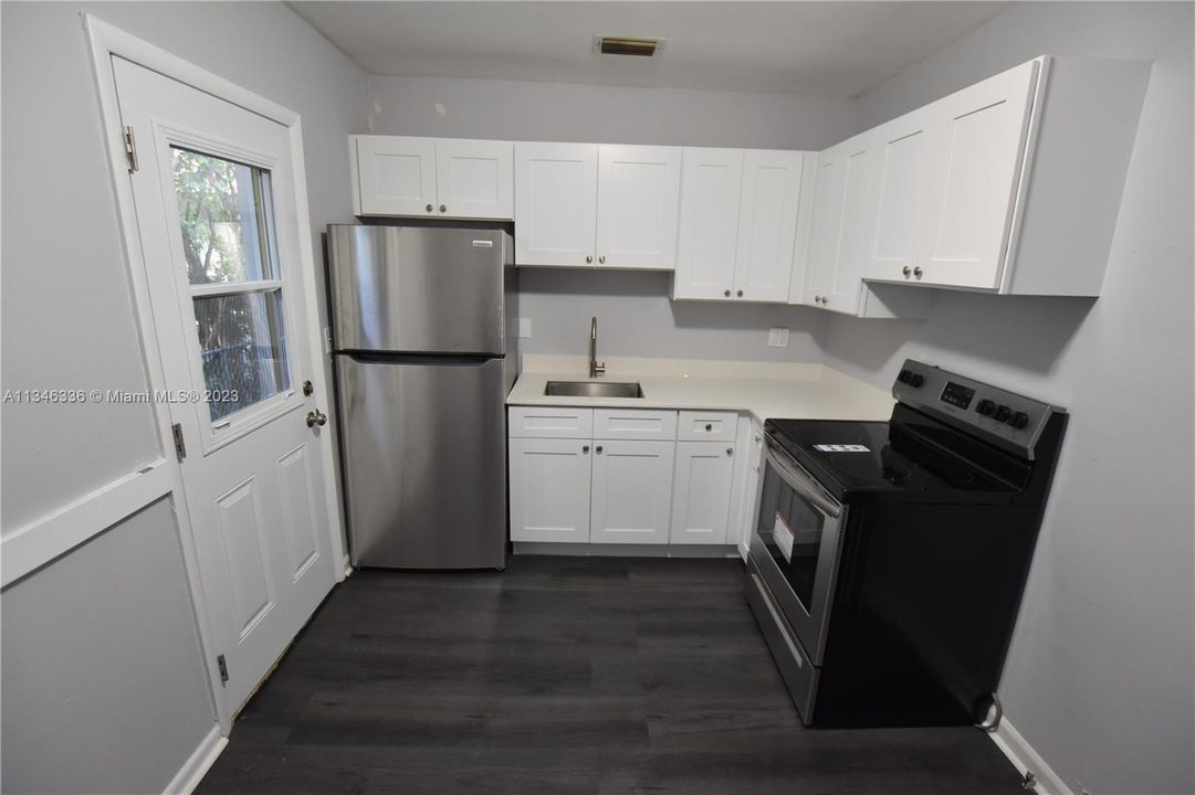 最近售出: $725,000 (0 贝兹, 0 浴室, 2013 平方英尺)