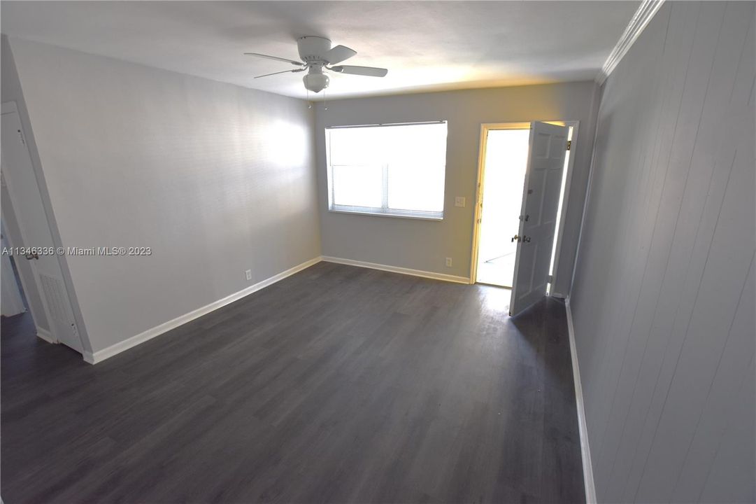 最近售出: $725,000 (0 贝兹, 0 浴室, 2013 平方英尺)