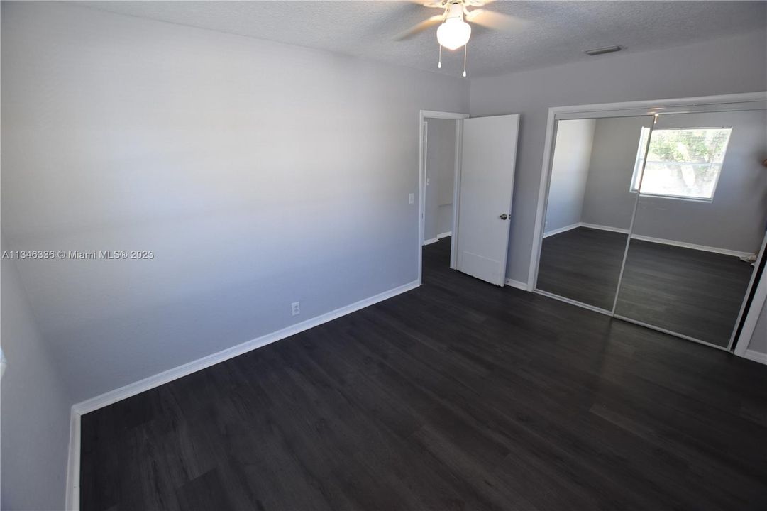 最近售出: $725,000 (0 贝兹, 0 浴室, 2013 平方英尺)