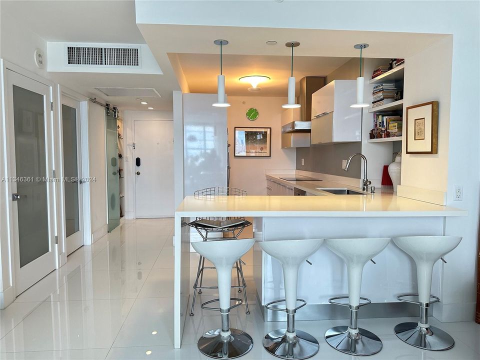 For Sale: $590,000 (1 beds, 2 baths, 850 Square Feet)