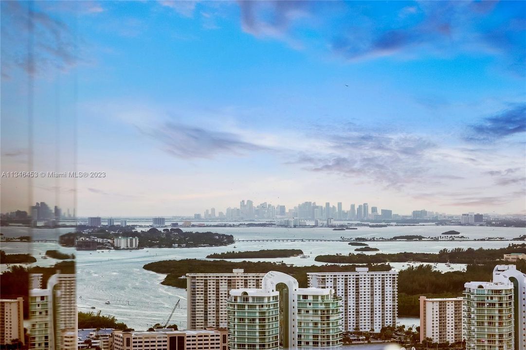 Vendido Recientemente: $2,800,000 (3 camas, 3 baños, 1933 Pies cuadrados)