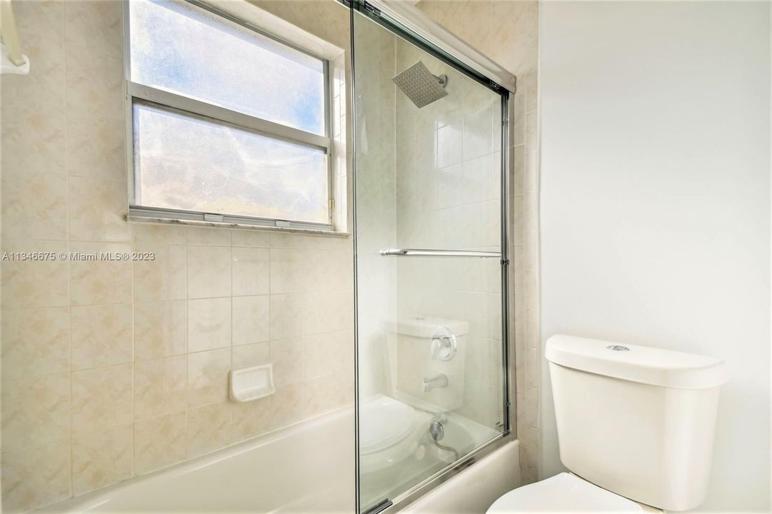 最近租的: $7,500 (6 贝兹, 4 浴室, 3994 平方英尺)