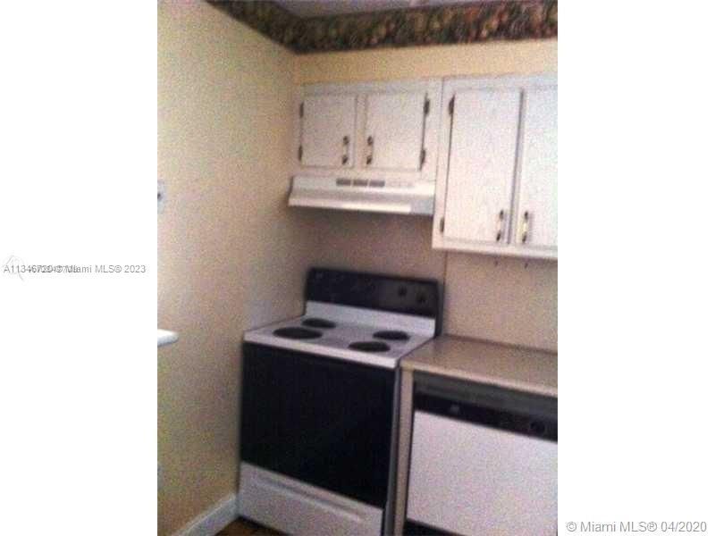 For Sale: $209,000 (1 beds, 1 baths, 728 Square Feet)