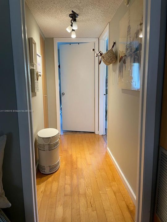 Recently Rented: $2,400 (2 beds, 2 baths, 952 Square Feet)