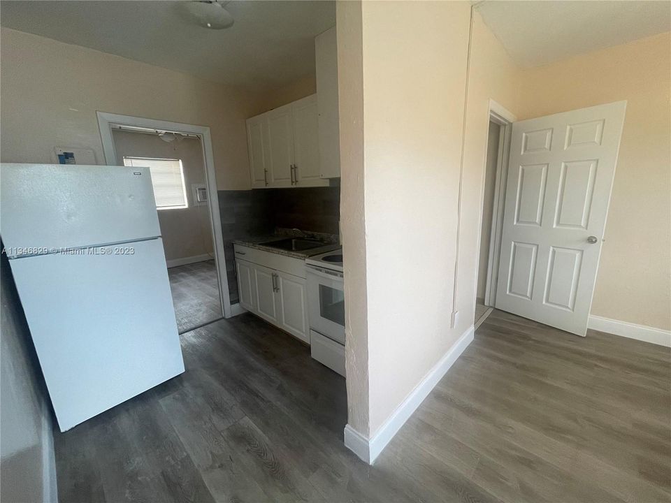 Recently Rented: $1,200 (1 beds, 1 baths, 3416 Square Feet)