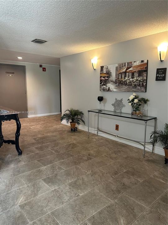 Recently Sold: $110,000 (2 beds, 1 baths, 928 Square Feet)