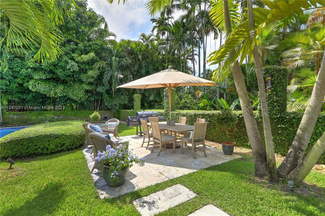 Recently Sold: $3,750,000 (4 beds, 4 baths, 4065 Square Feet)