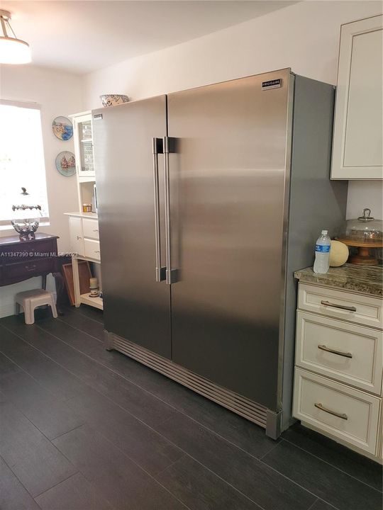 Huge frigidaire sub zero