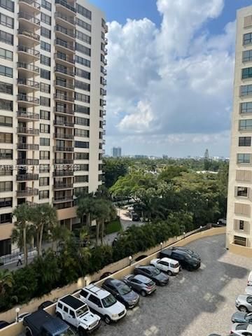 Recently Sold: $449,000 (1 beds, 1 baths, 993 Square Feet)