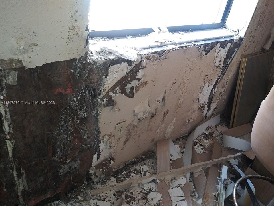 最近售出: $250,000 (4 贝兹, 2 浴室, 1753 平方英尺)