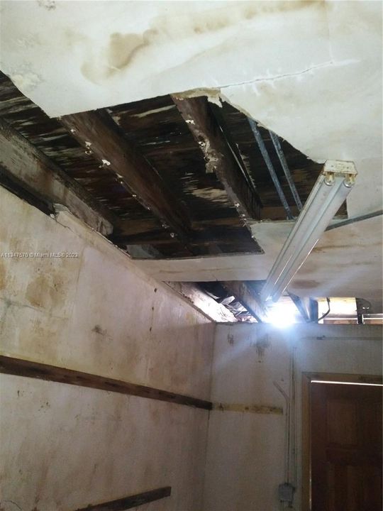 最近售出: $250,000 (4 贝兹, 2 浴室, 1753 平方英尺)