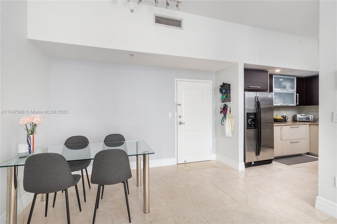 Recently Rented: $3,650 (2 beds, 2 baths, 1065 Square Feet)