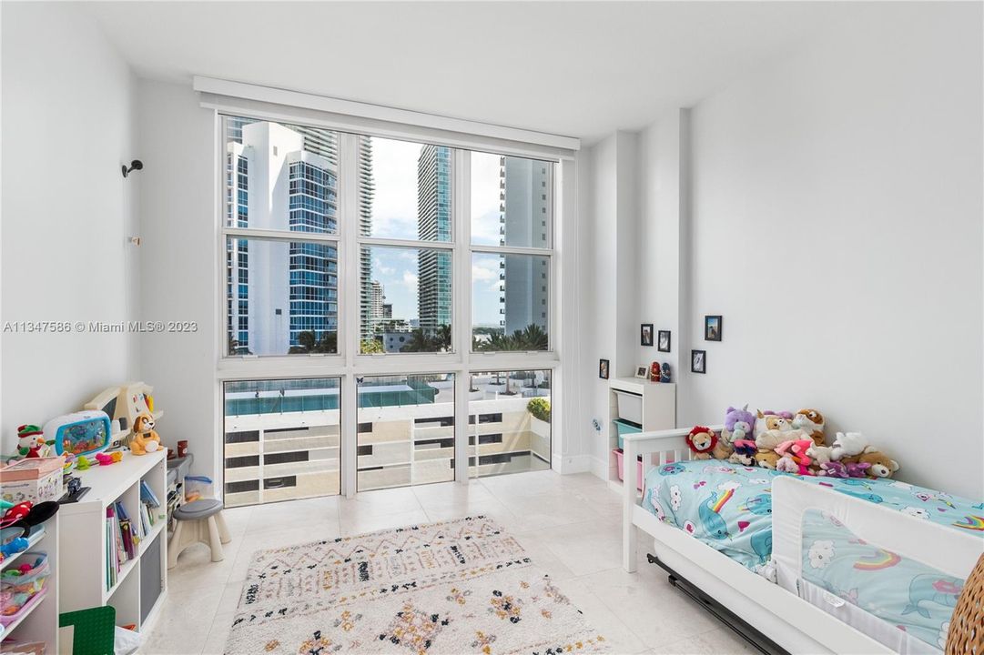 Recently Rented: $3,650 (2 beds, 2 baths, 1065 Square Feet)