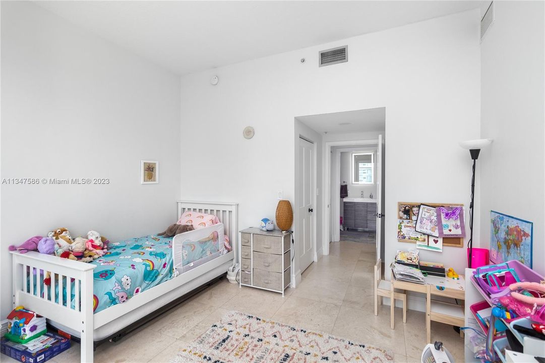 Recently Rented: $3,650 (2 beds, 2 baths, 1065 Square Feet)