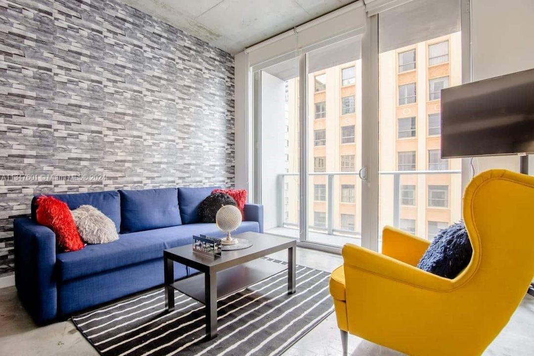 Недавно продано: $360,000 (1 спален, 1 ванн, 533 Квадратных фут)