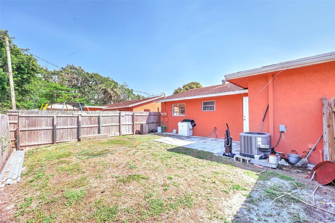 Recently Sold: $950,000 (0 beds, 0 baths, 3600 Square Feet)