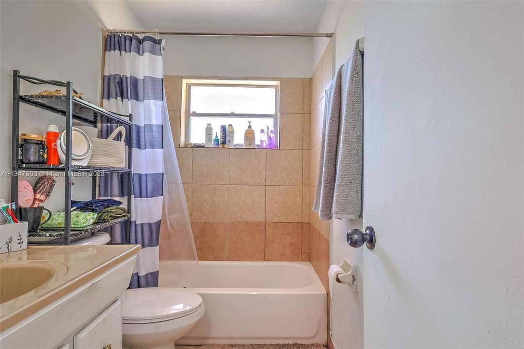 Recently Sold: $950,000 (0 beds, 0 baths, 3600 Square Feet)