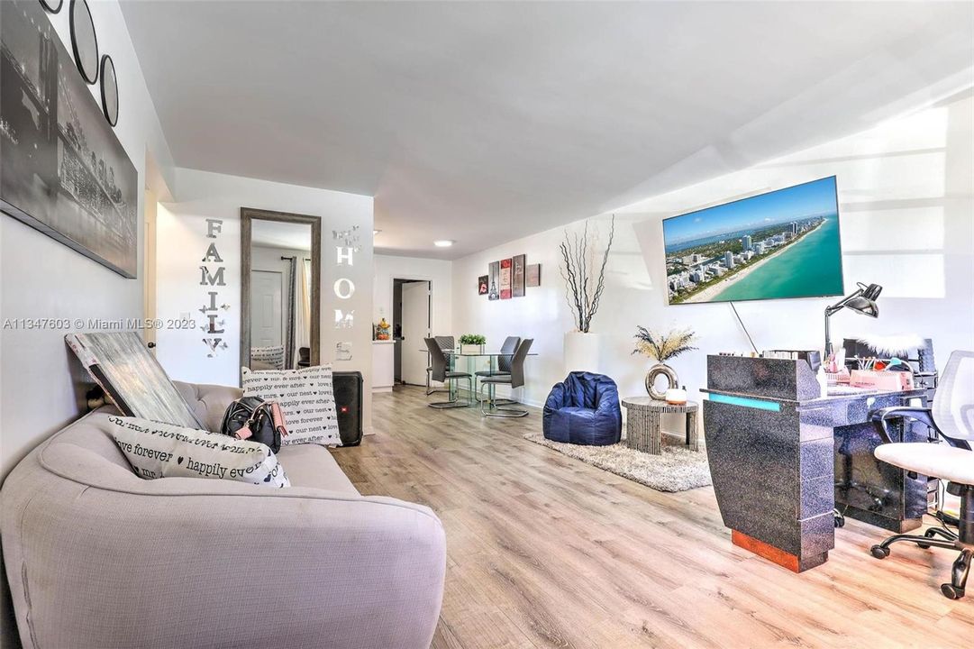 Recently Sold: $950,000 (0 beds, 0 baths, 3600 Square Feet)