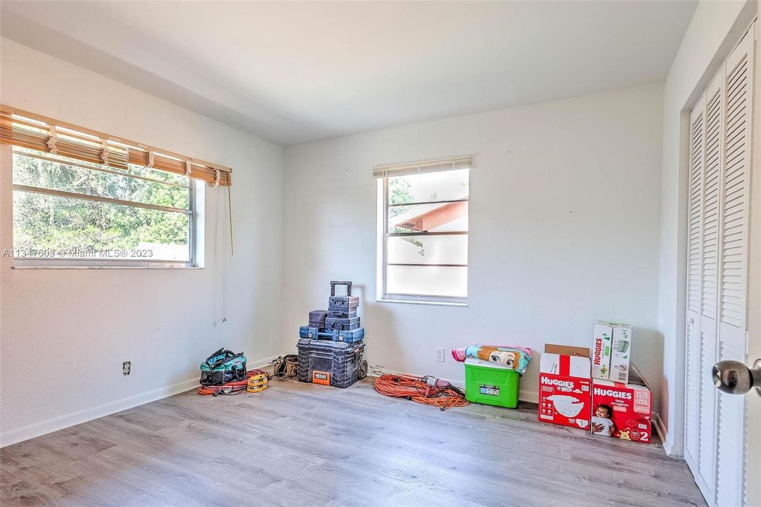 Recently Sold: $950,000 (0 beds, 0 baths, 3600 Square Feet)