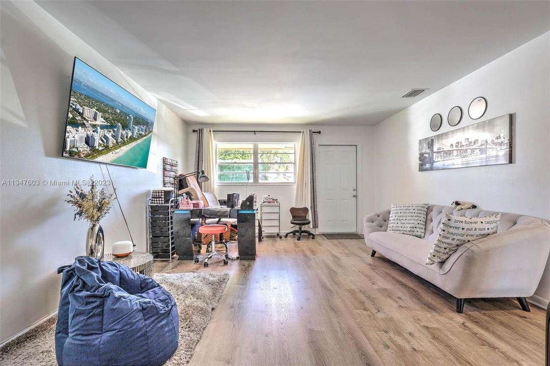 Recently Sold: $950,000 (0 beds, 0 baths, 3600 Square Feet)