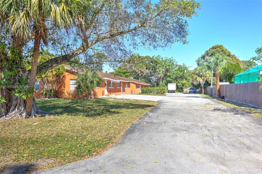 Recently Sold: $950,000 (0 beds, 0 baths, 3600 Square Feet)