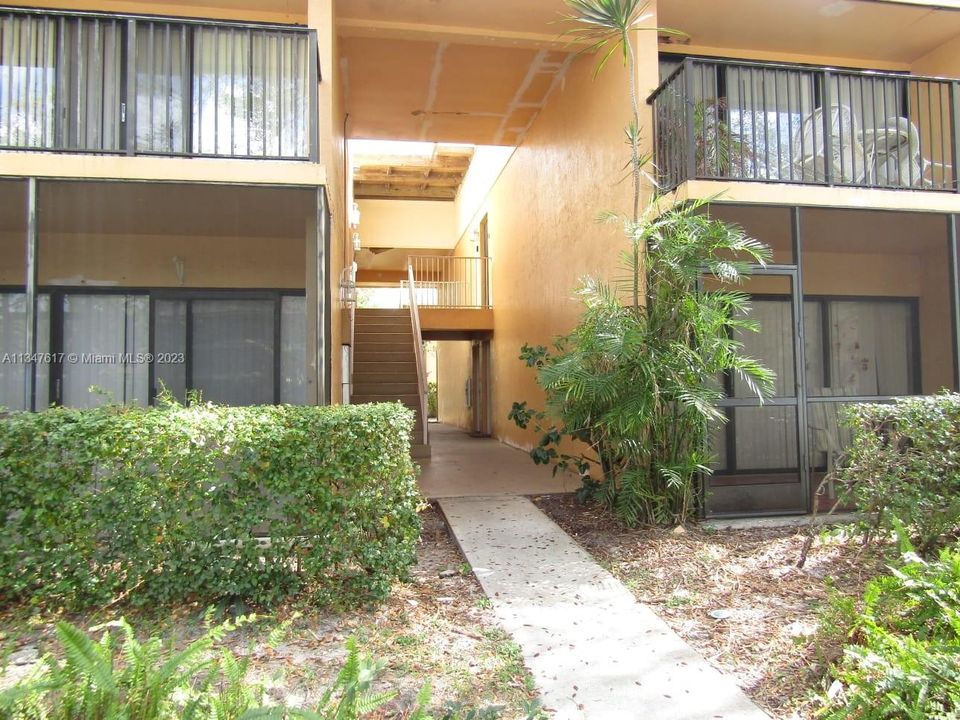 Recently Sold: $175,000 (1 beds, 1 baths, 650 Square Feet)