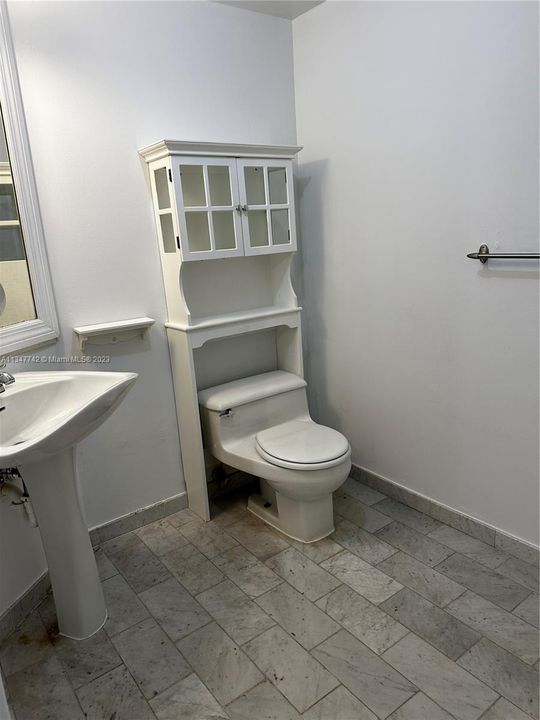 Недавно продано: $490,000 (3 спален, 2 ванн, 1348 Квадратных фут)