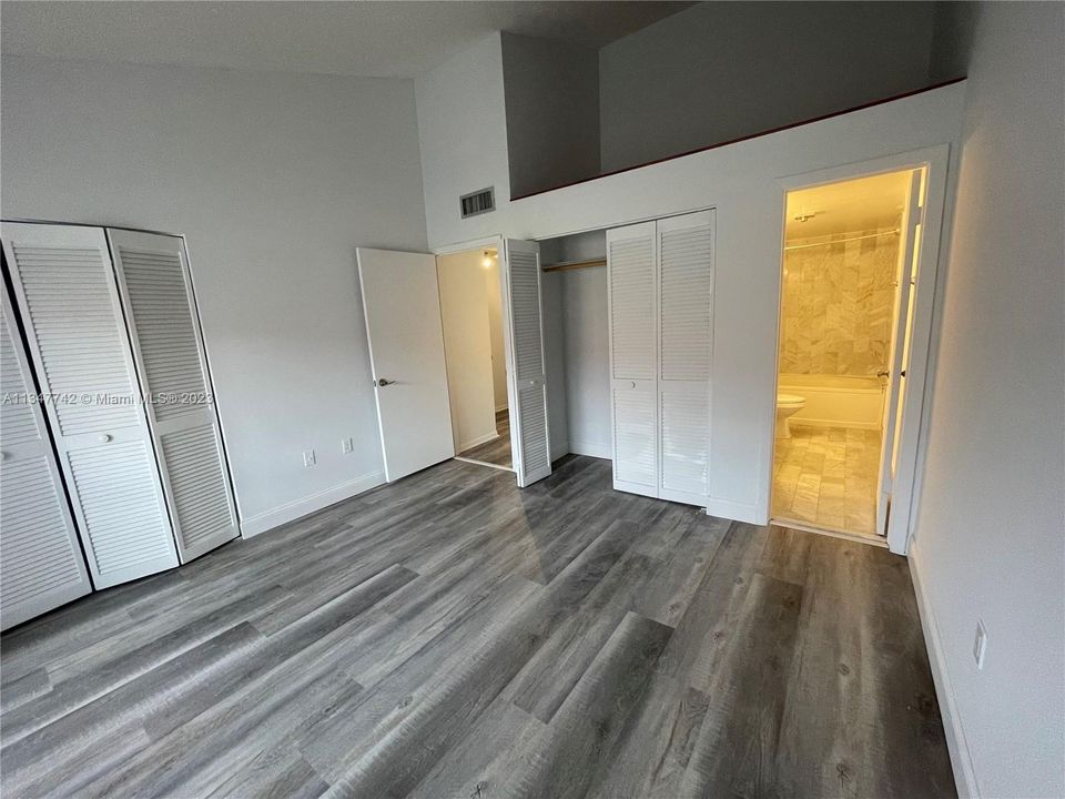 Недавно продано: $490,000 (3 спален, 2 ванн, 1348 Квадратных фут)