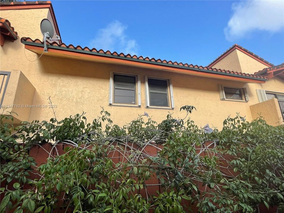 Недавно продано: $490,000 (3 спален, 2 ванн, 1348 Квадратных фут)