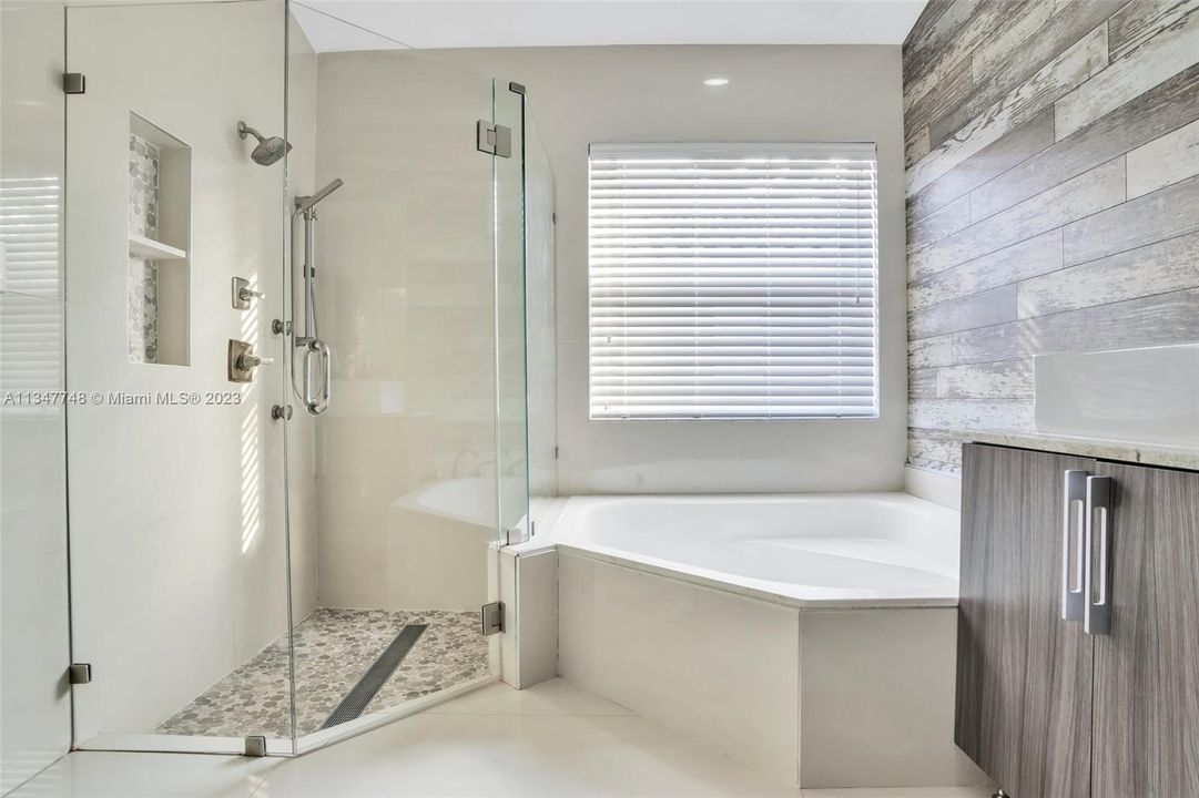 Недавно арендовано: $5,000 (4 спален, 2 ванн, 2350 Квадратных фут)