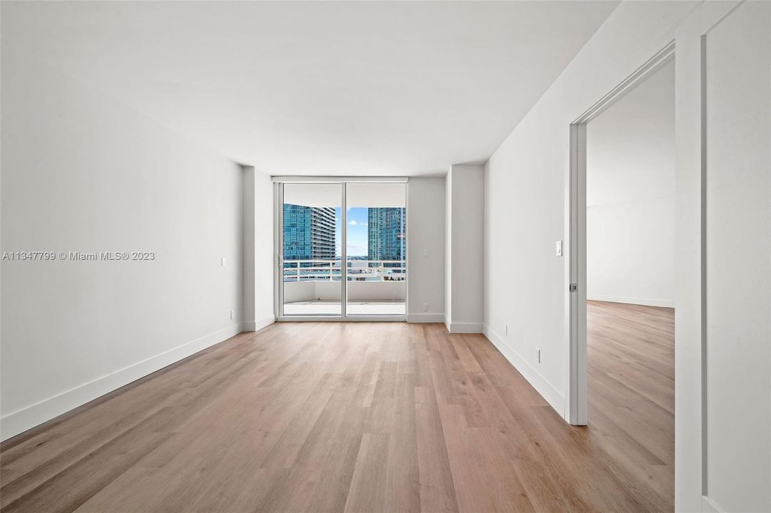 Recently Rented: $3,275 (1 beds, 1 baths, 1036 Square Feet)