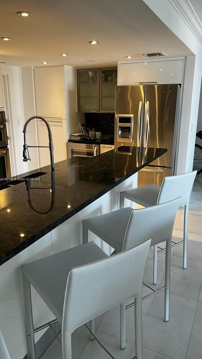 Recently Sold: $1,300,000 (2 beds, 2 baths, 1260 Square Feet)