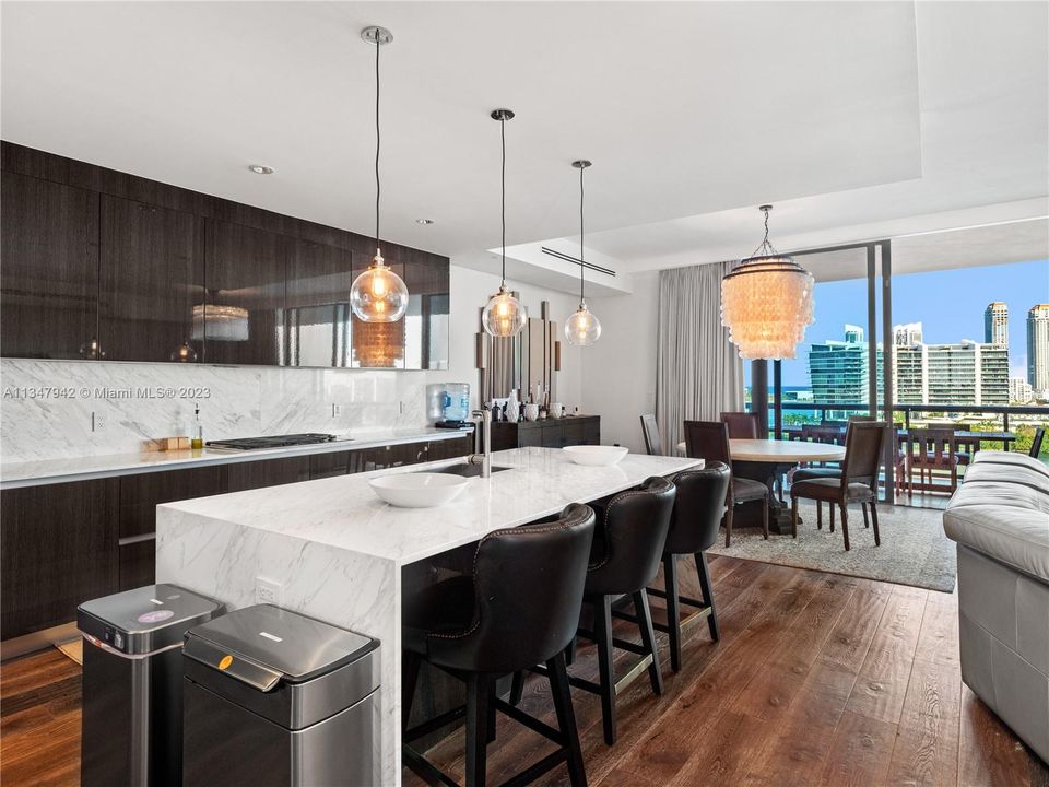 Recently Sold: $2,700,000 (3 beds, 5 baths, 3126 Square Feet)