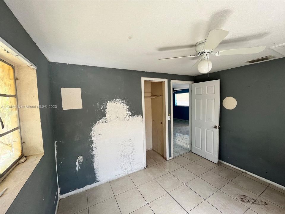 Recently Sold: $199,500 (3 beds, 1 baths, 1076 Square Feet)