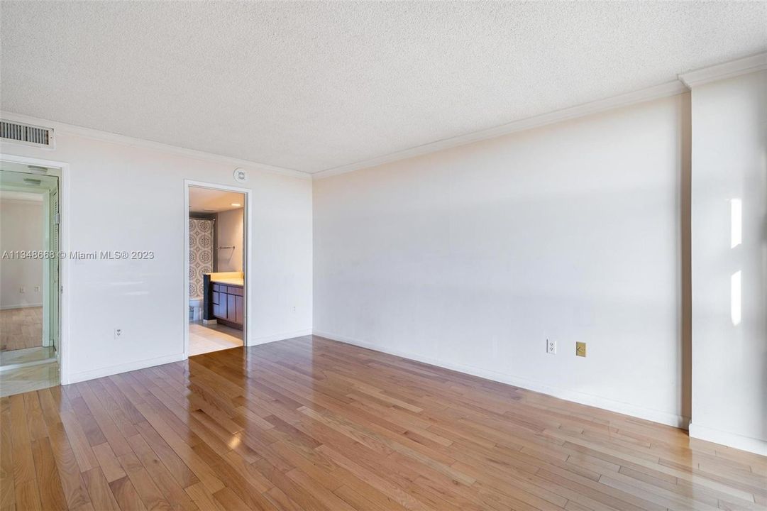 Recently Sold: $495,000 (2 beds, 2 baths, 1129 Square Feet)