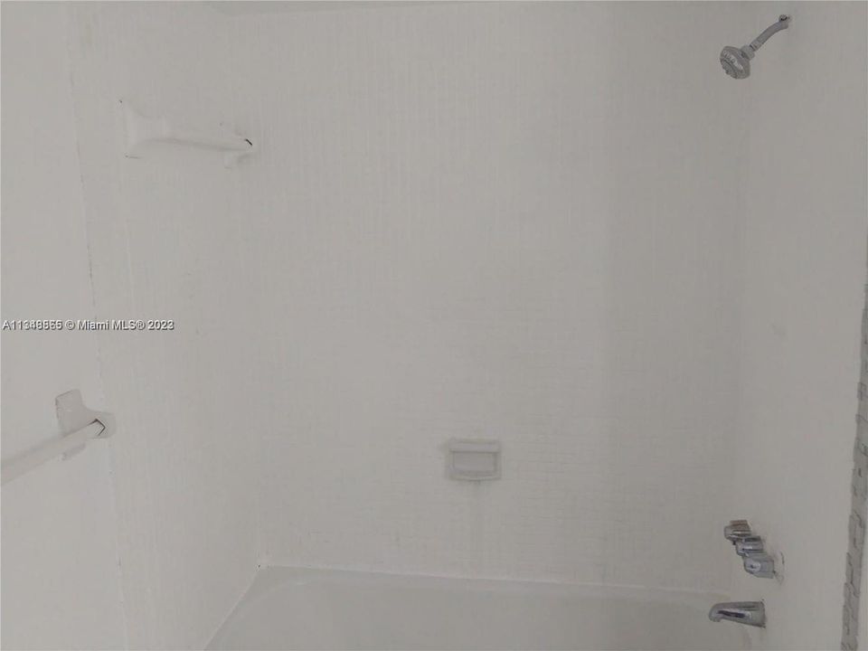 Recently Rented: $2,300 (1 beds, 1 baths, 760 Square Feet)