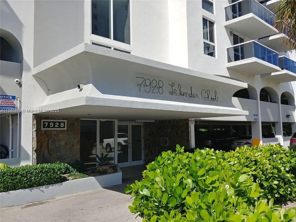 Recently Rented: $2,300 (1 beds, 1 baths, 760 Square Feet)