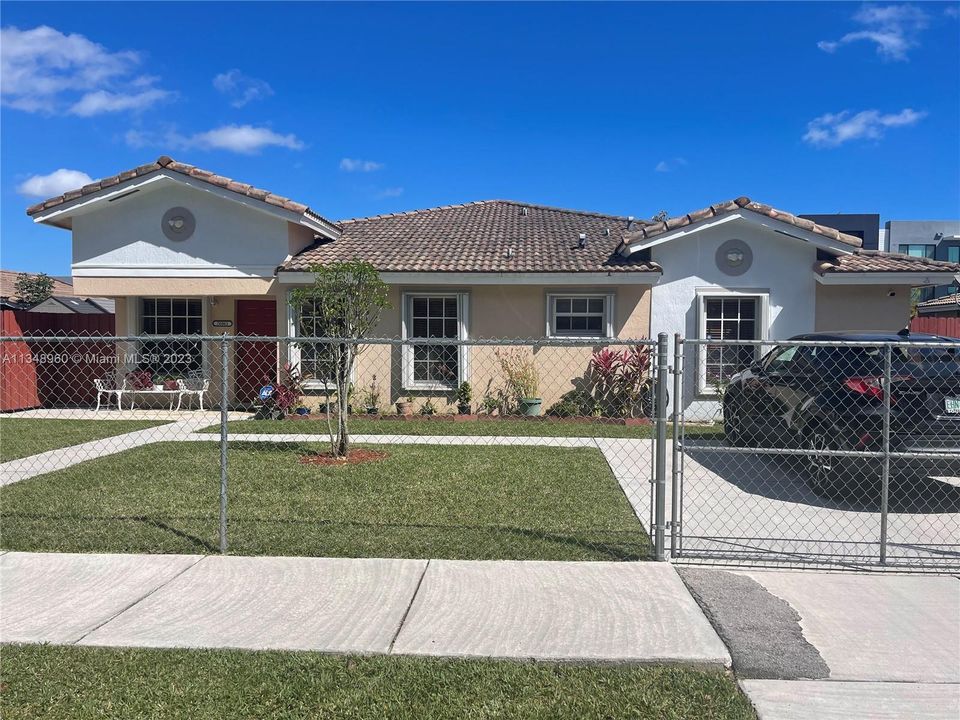 Recently Sold: $335,995 (3 beds, 2 baths, 1152 Square Feet)
