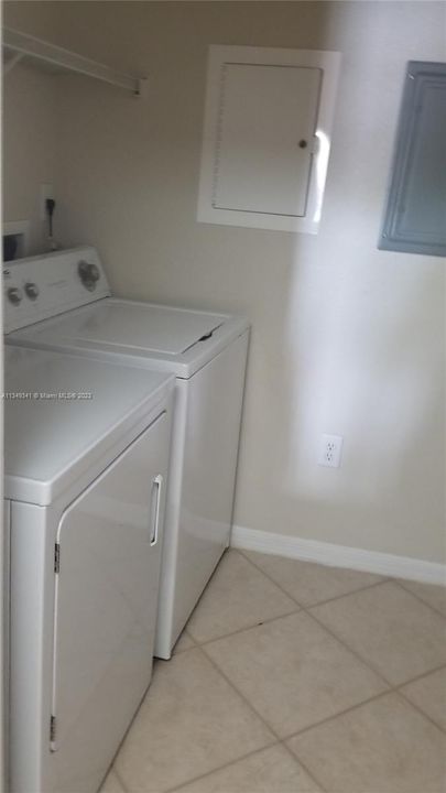 Recently Rented: $2,200 (2 beds, 2 baths, 1058 Square Feet)