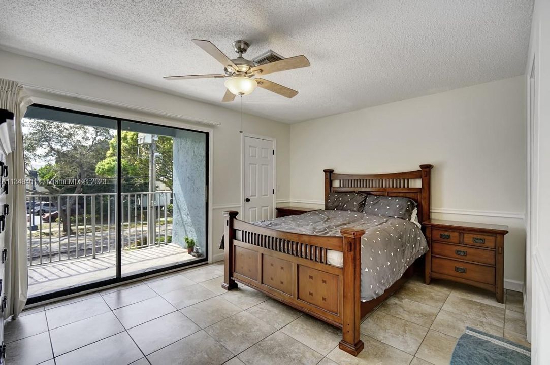 Recently Sold: $250,000 (2 beds, 2 baths, 1807 Square Feet)