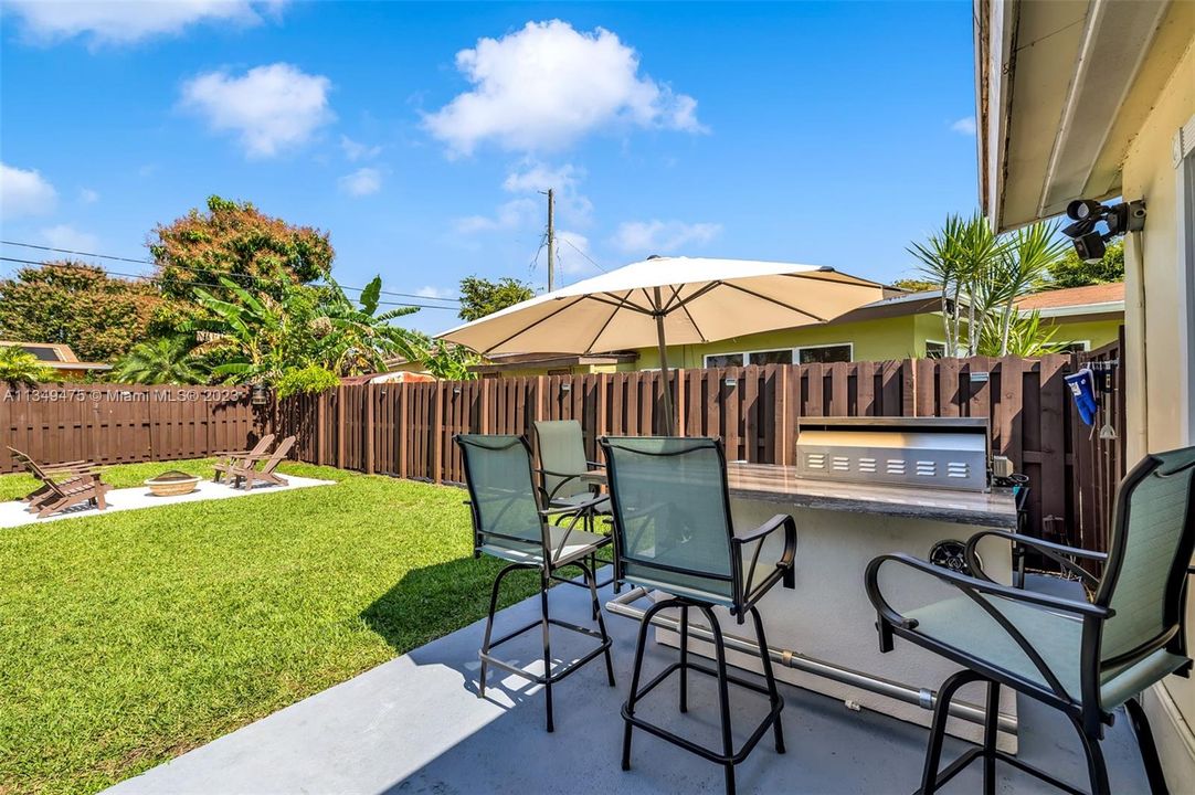 Recently Sold: $605,000 (2 beds, 2 baths, 1337 Square Feet)