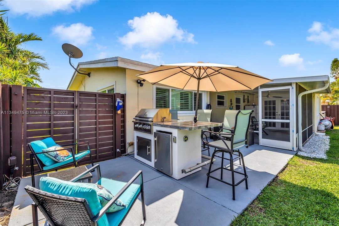 Recently Sold: $605,000 (2 beds, 2 baths, 1337 Square Feet)