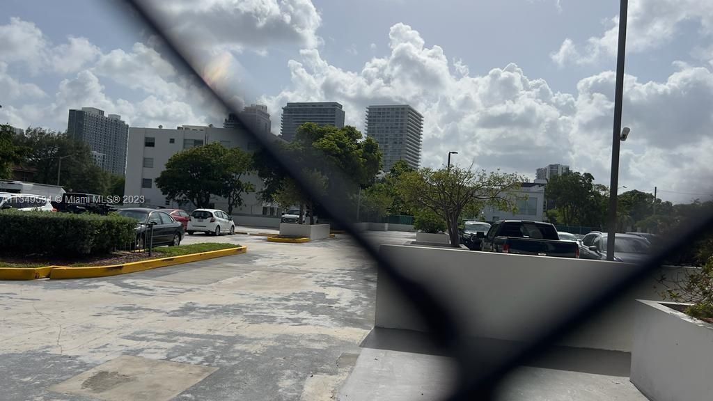 Recently Sold: $466,000 (2 beds, 2 baths, 990 Square Feet)